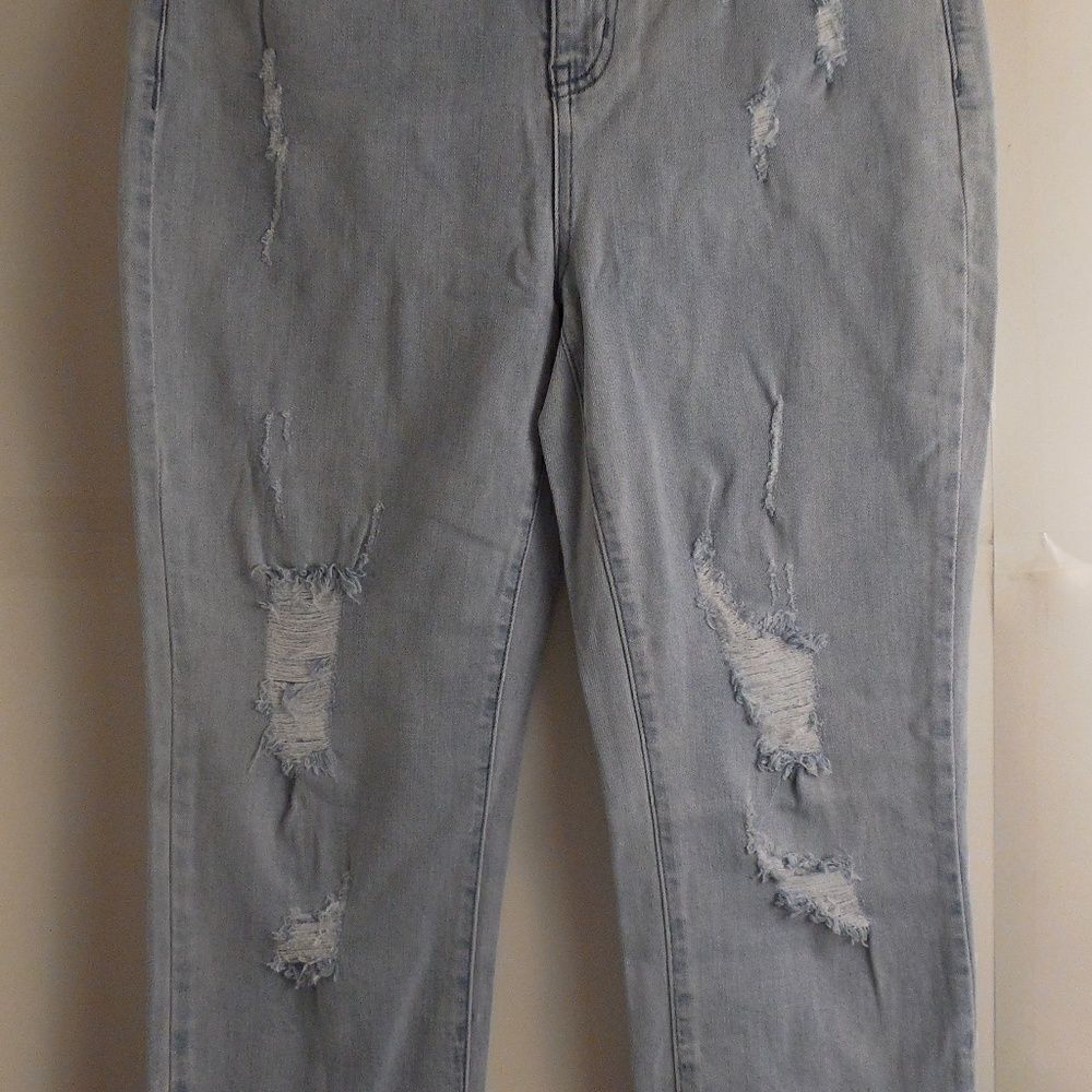 588322....Tinsel Straight leg Mom Jeans Crop Leg